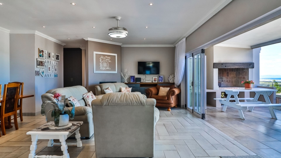 3 Bedroom Property for Sale in Berghof Western Cape